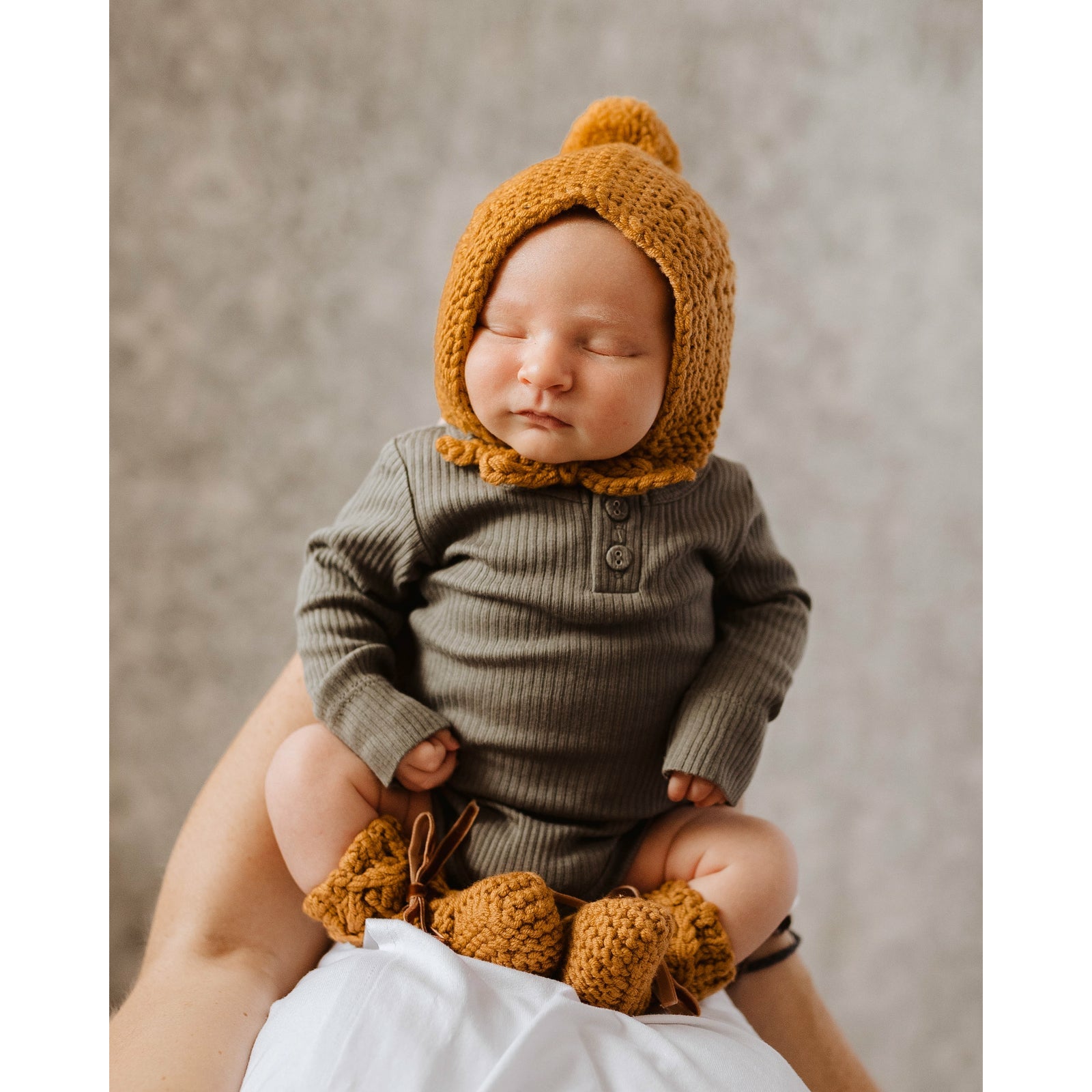 Bronze Merino Wool Bonnet & Booties Set