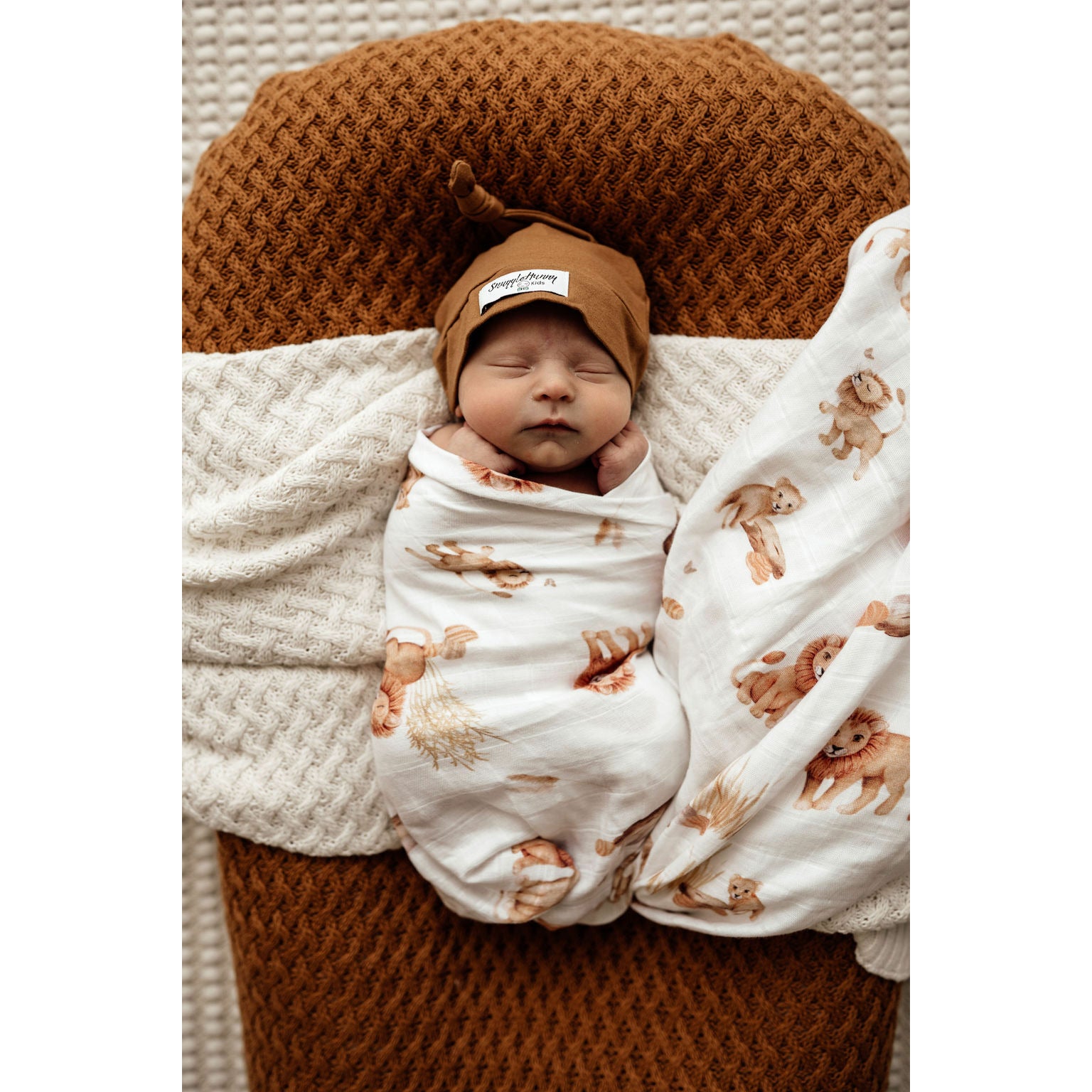 Lion muslin wrap
