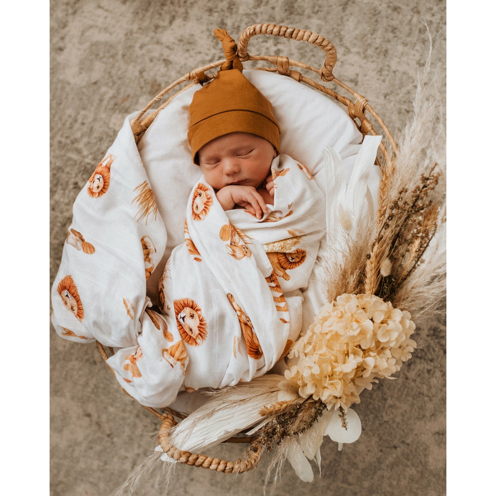 Lion muslin wrap
